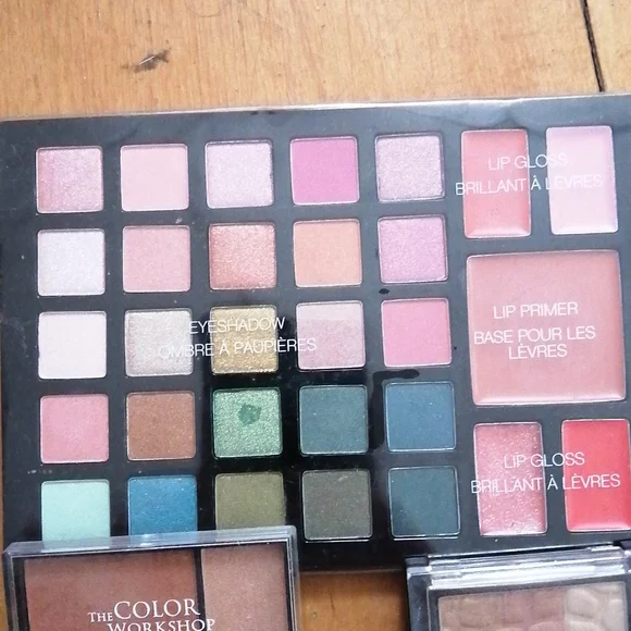 Makeup bundle - Picture 2 of 10